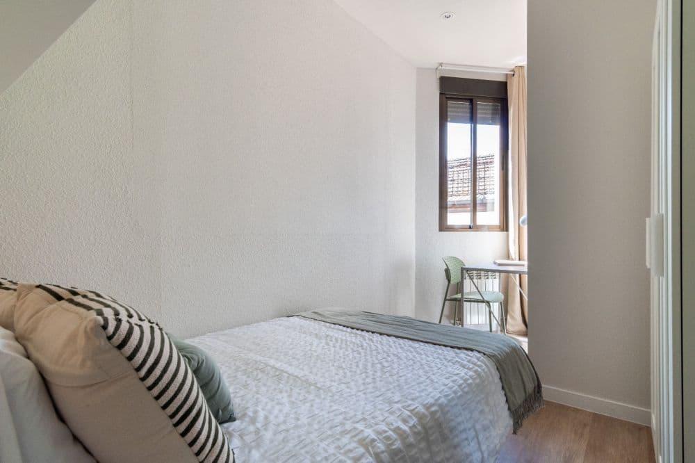 Private room in Madrid photo 2