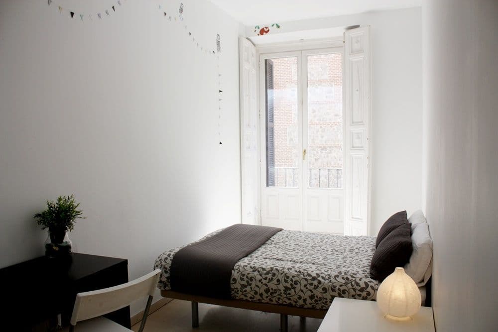 Private room in Madrid photo 3