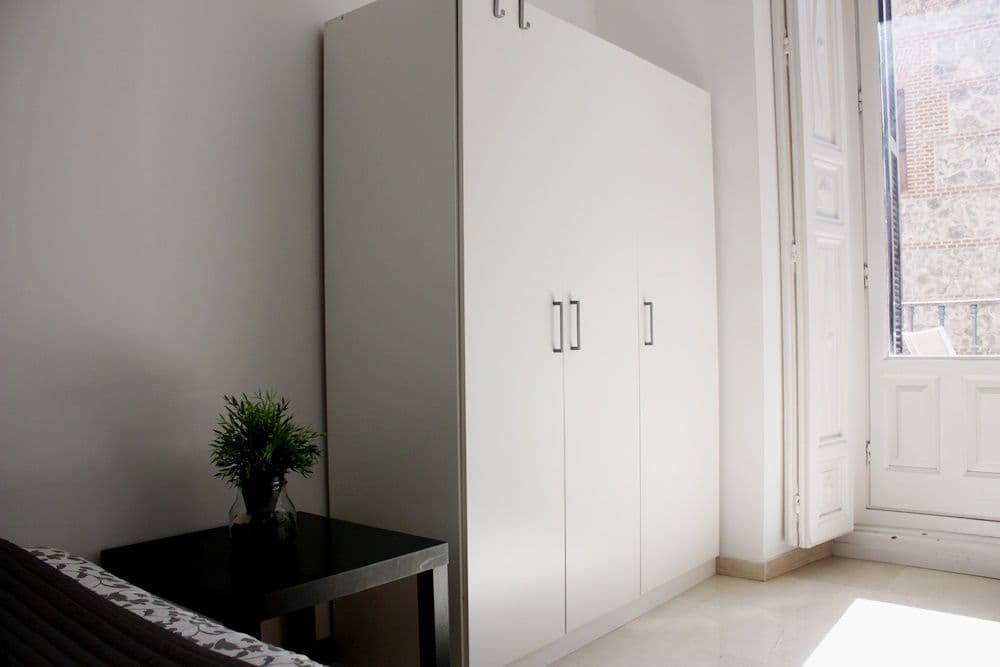 Private room in Madrid photo 3