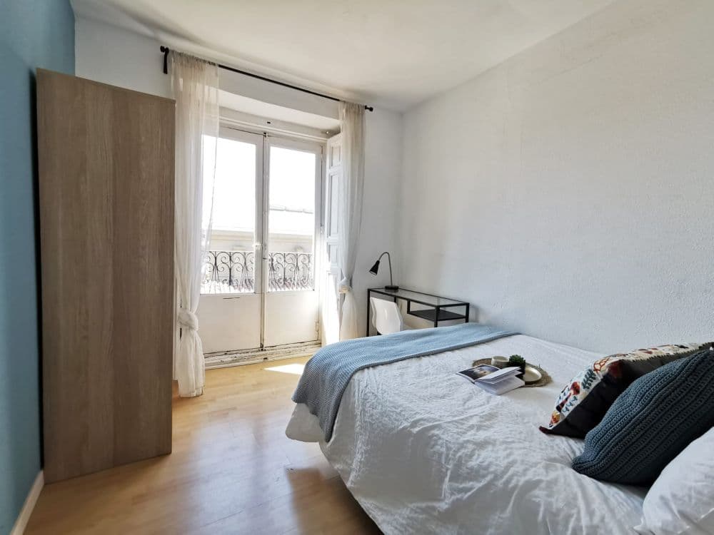 Private room in Madrid photo 4