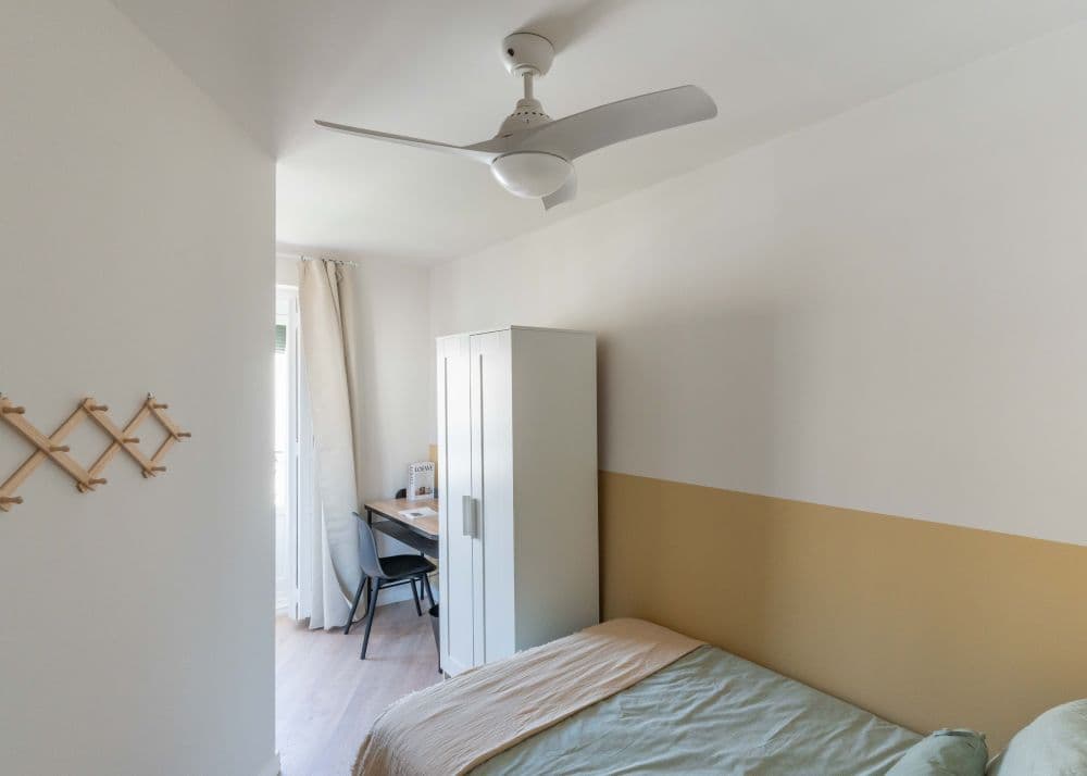 Private room in Madrid photo 2