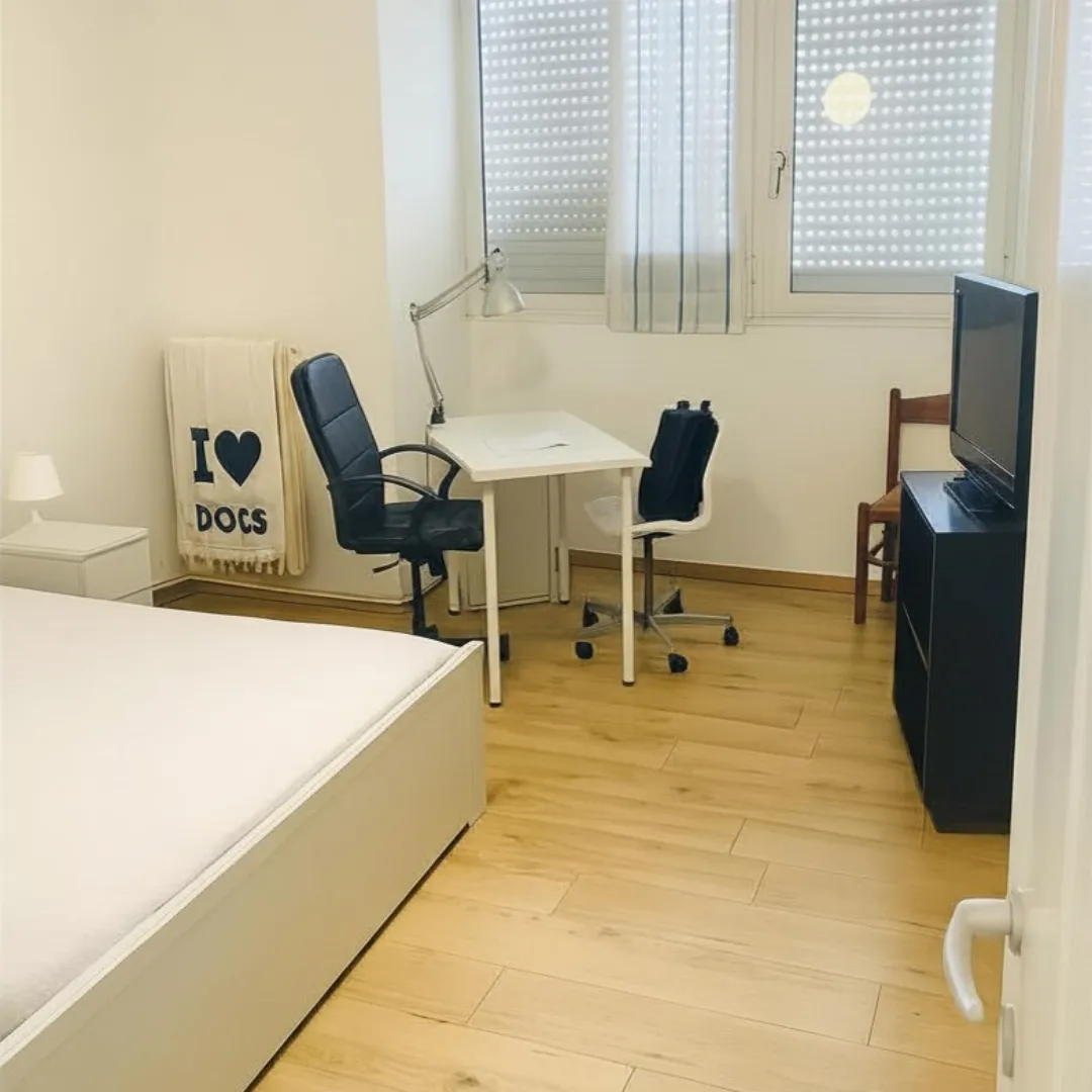 Private room in Milan photo 2