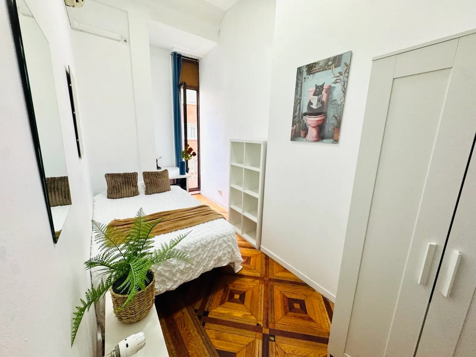 Private room in Madrid photo 3
